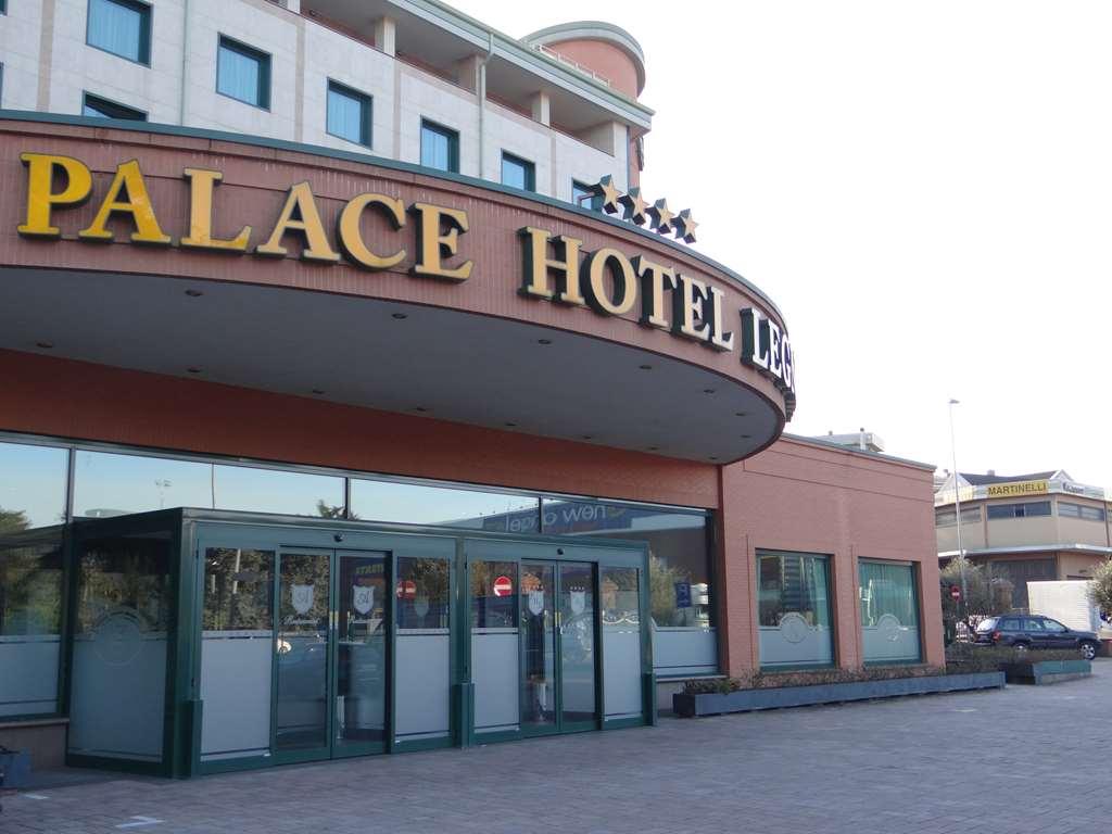 Palace Hotel Legnano Esterno foto